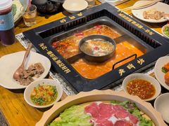 -老牌坊云南鱼豆花火锅(哈西万达店)
