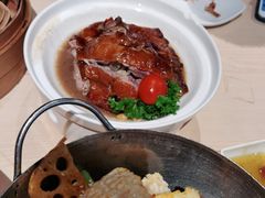 招牌烧鹅皇-避风塘(宝山万达店)