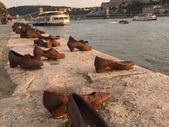 -多瑙河畔鞋履雕塑