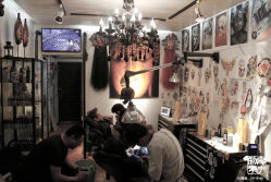-鬼手纹身小鬼店