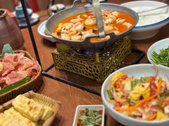 -老滇山寨•云南特色菜•地方菜•民族风情歌舞表演(金碧店)