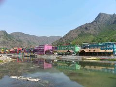 -百里峡七彩艺术小镇