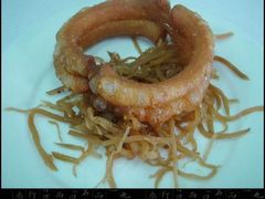 焦圈配咸菜-老磁器口豆汁店(天坛店)