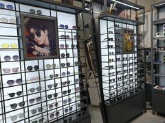 -回瑞眼镜·蔡司·依视路官方授权店(广益路万达店)