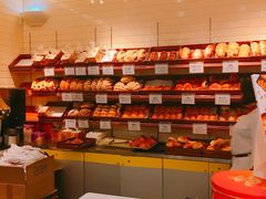 零售区-老佛爷饼店