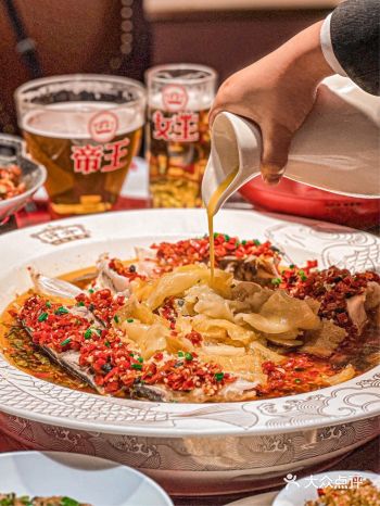 魔都最想吃的剁椒鱼头，真的好灵