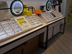 -天空之镜眼镜店蔡司依视路配镜授权零售店(望京颐堤港店)