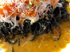 阿拉斯加蟹肉配海胆酱墨鱼汁意面-CHILLAX轻乐时(侨建·Hi City店)