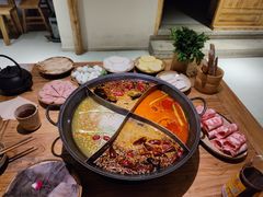 -白乐天毛肚火锅馆(解放碑店)