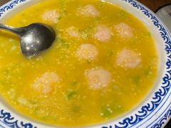-帅巴人舅母子腊蹄民俗村