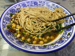 -渝之汇牛肉豌杂面