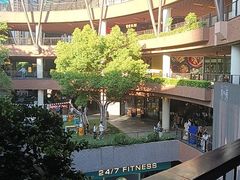 -瑞虹新天地月亮湾