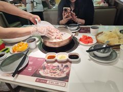 -洪氏嗨捞·广东猪肚鸡·椰子鸡火锅(西咸万象城店)