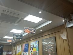 大堂-华莱士·全鸡汉堡(海口政法学院店)