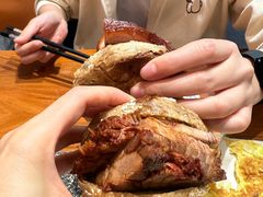 -老天桥酱肉烧饼夹肘子(天桥店)