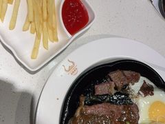 -汤姆家的牛排意面披萨(新城市广场店)