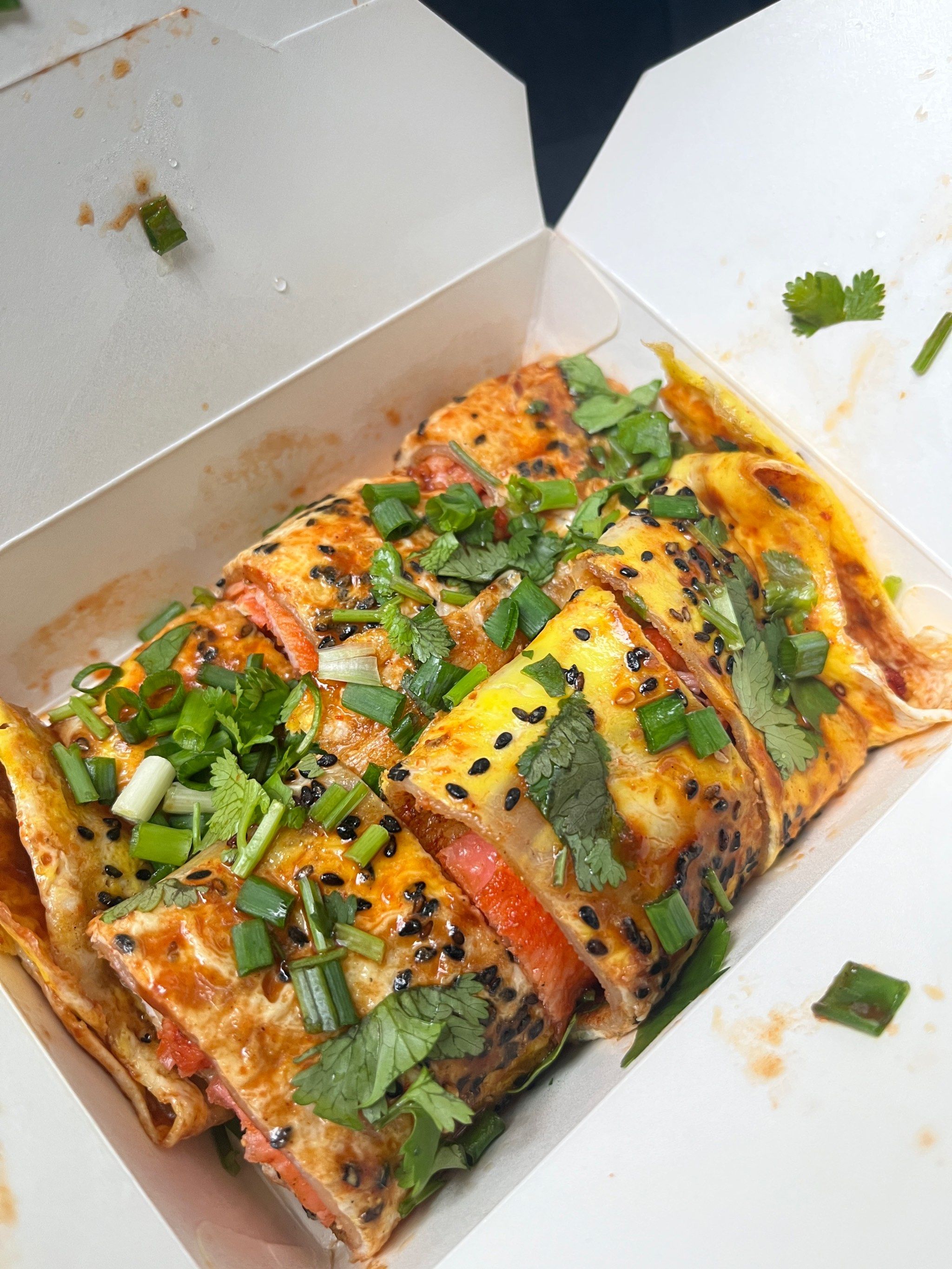 坐地铁路过的一家小店铺,杭城十三张,手抓饼 烤冷面,火鸡面,臭豆腐