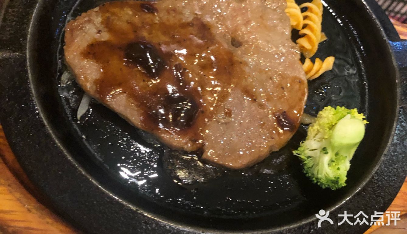 牛排还算嫩 在自助里吃算好的了