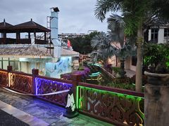 -亚龙湾亚泰商业街