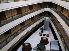 -上海滴水湖皇冠假日酒店