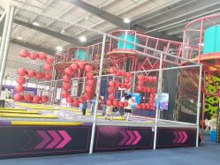 -趣玩空间蹦床乐园(临平旗舰店)