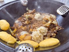 -粘豆包柴火铁锅炖