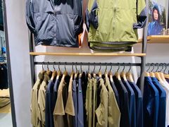 -王府井奥莱临潼小镇(临潼店)