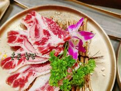 -围炉肉舍•炭烤活鳗•丹东海鲜烤肉(步行街店)