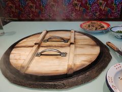 -鱼窝棚柴火铁锅炖(富山屯店)