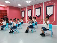 -米娜凯威少儿礼仪艺术教育(南海新凯广场店)