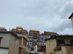 -噶丹松赞林寺