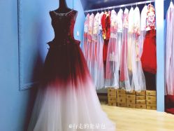 -觅白婚纱礼服馆