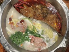-东巴婆婆云南鱼豆花火锅(大东门店)