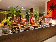 自助取餐区-海口绿发希尔顿酒店-田园汇自助餐·三文鱼·海鲜