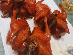 玻璃脆皮乳鸽皇-新雅粤菜馆(南京东路店)