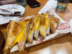 比基尼黑松露火腿三明治-tapas by dos cielos西班牙餐厅(重庆光环购物公园店)
