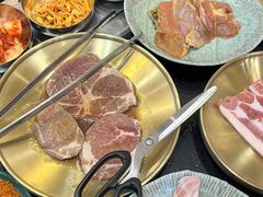 -臻牛烤肉