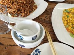 -溢心园香河肉饼总店