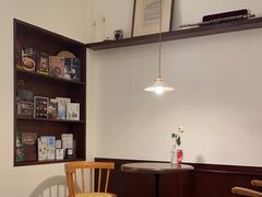 -Café Monson