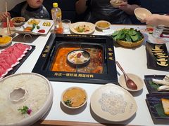 -老牌坊云南鱼豆花火锅(哈西万达店)