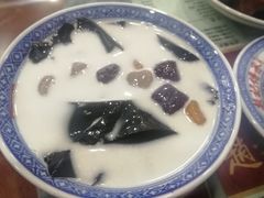 -赵记传承特色牛奶甜品(泉城广场店)