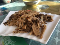 -天天向上素食餐厅(五台山店)