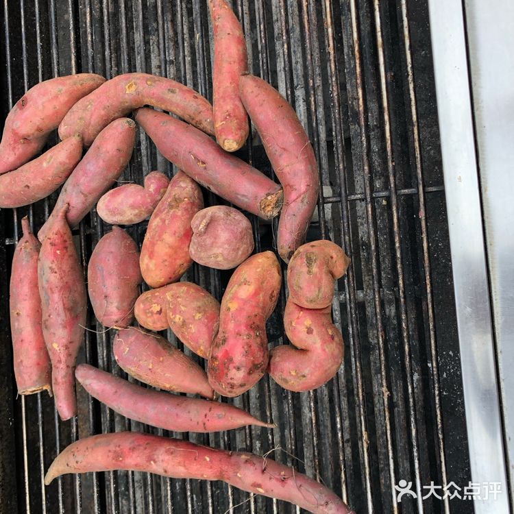 亲友共享美味时