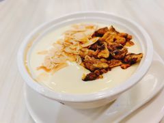 琥珀果仁双皮奶(热)-满记甜品(优客百盛店)