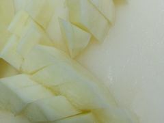 -老牌坊云南鱼豆花火锅(爱建店)