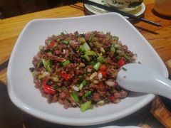 酸菜炒肉-老滇山寨•云南特色菜•地方菜•民族风情歌舞表演(金碧店)