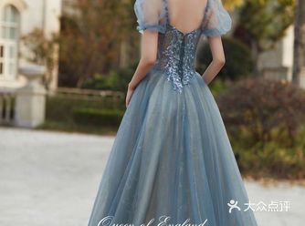 QUEEN|新品推荐 莫兰迪蓝色礼服裙,颜色好特别