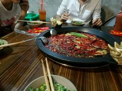 -黄潇洒老火锅(九眼桥宏济巷店)