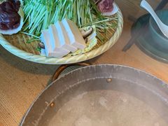 黑猪灼泉水时蔬-吃饭皇帝大(解放西路店)