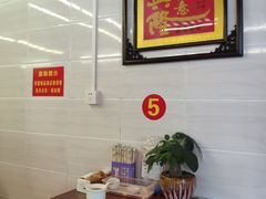 -猪脚洪隆江猪脚饭